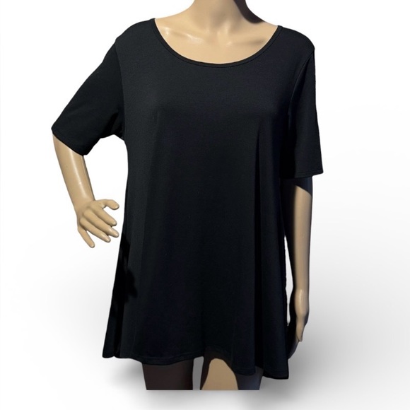 LuLaRoe Tops - 💰BOGO FREE LLR Flared Top